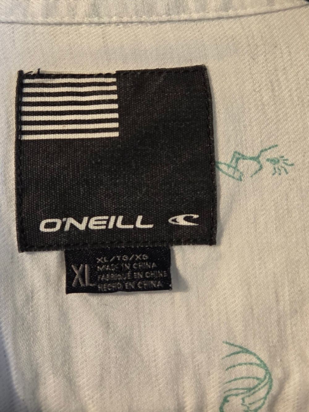 O'Neill 100% Cotton White Short-Sleeve Button-Down with Tiny Blue Motifs - Picture 7 of 8